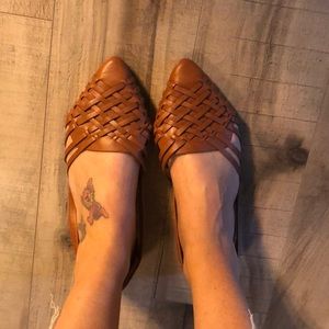 Super cute brown leather flat